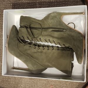 Steven madden lace up boots